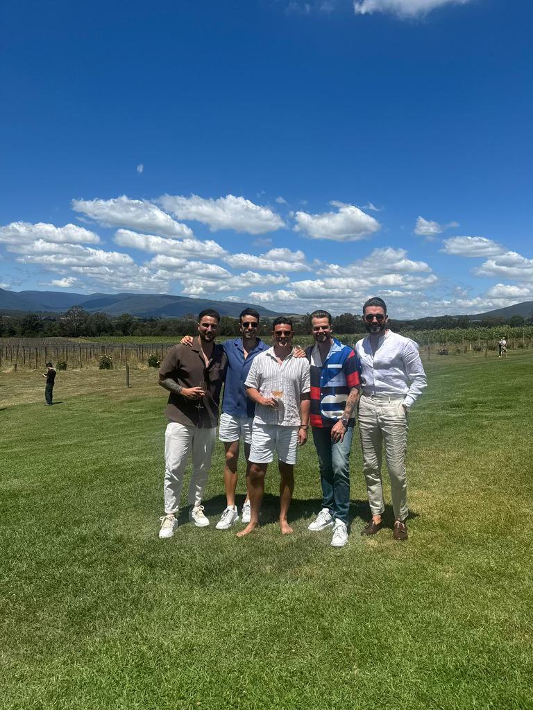 WHITEFOX Realestate